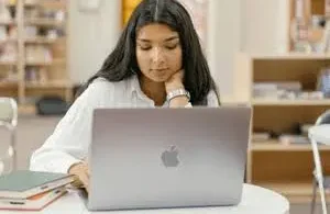 how much is apple education discount