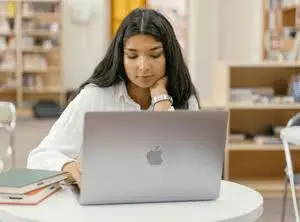 how much is apple education discount